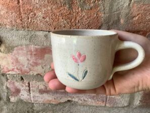 Keramický hrnek cappuccino květ keramikaandee káva Tulipán