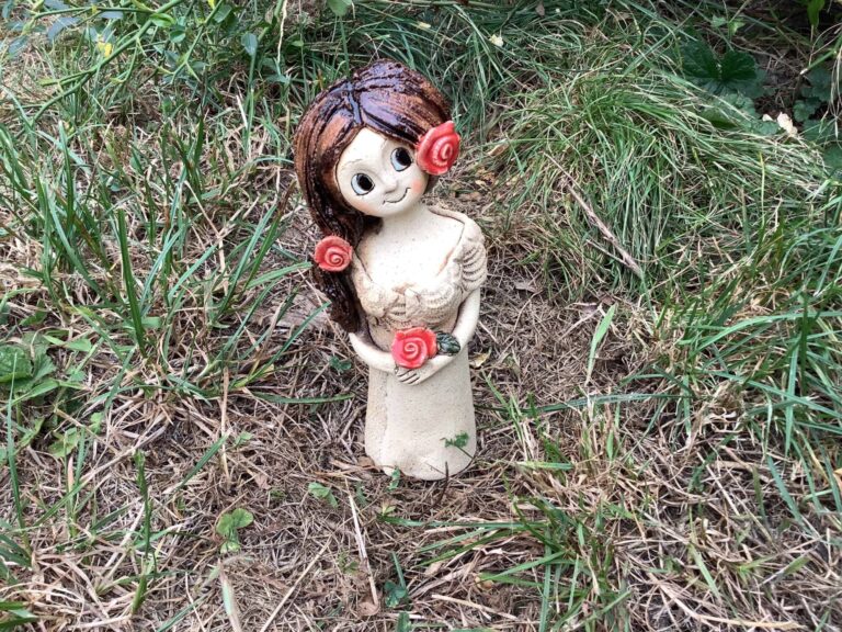růže růženka květ socha figura Keramická víla