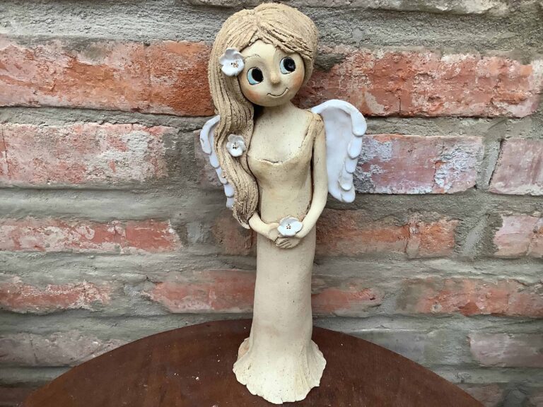 Keramický anděl Andělka květ dekorace keramika andee