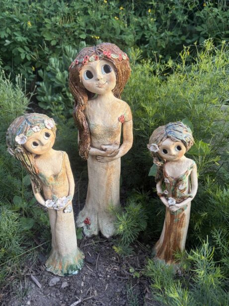 keramická socha víly keramika andee květy zahrada