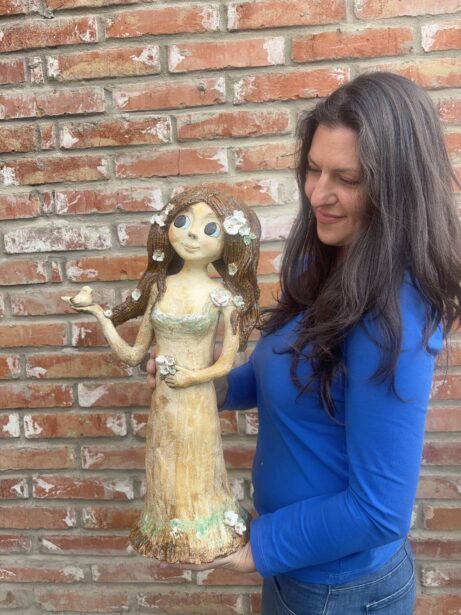 keramická socha víly keramika andee květy zahrada