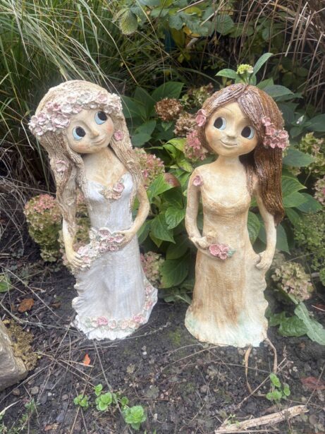 keramická socha víly keramika andee květy zahrada