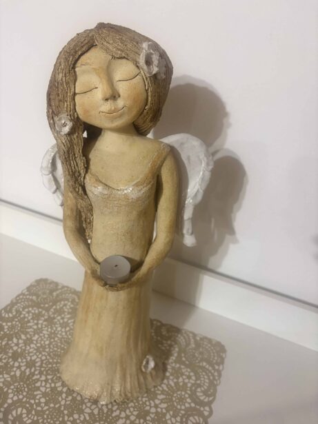 keramická socha víly keramika andee květy zahrada