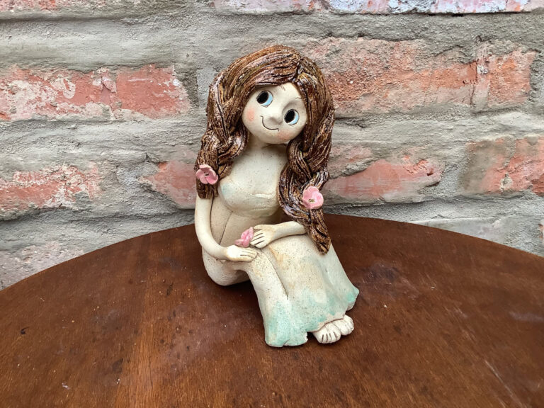 Keramická víla panenka dekorace květy šípková růže keramika andee