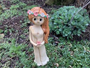 Keramická víla panenka dekorace květy šípková růže keramika andee