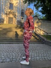 růžové květy mikina květy Andrea Abrahamova kolekce oblečení