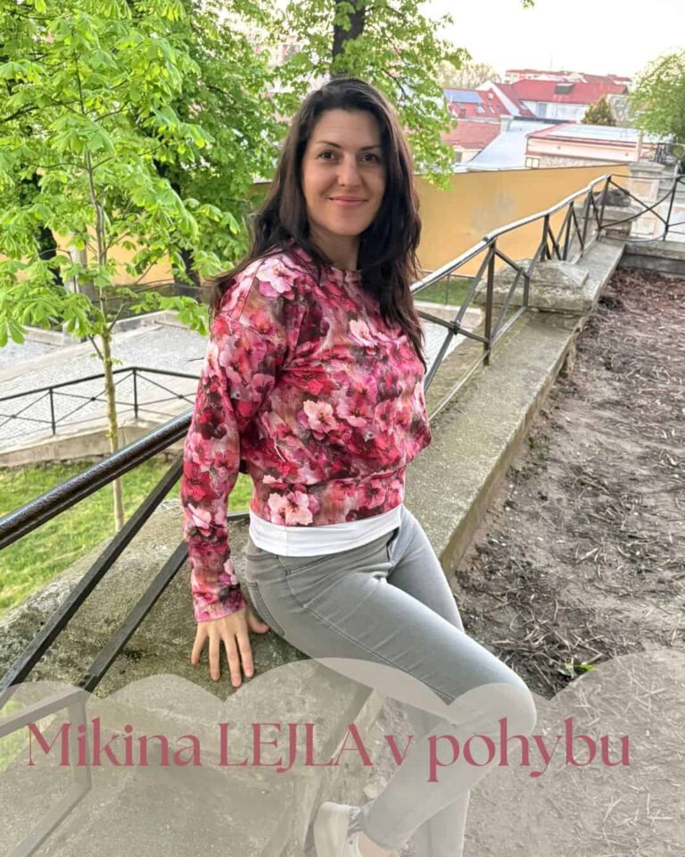 medove kvety mikina květy Andrea Abrahamova kolekce oblečení