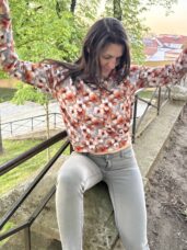 mikina květy Andrea Abrahamova kolekce oblečení