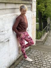lejla mikina Andrea Abrahamova kolekce oblečení rozkvetlá