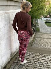lejla mikina Andrea Abrahamova kolekce oblečení rozkvetlá