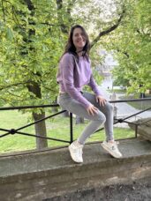 lejla mikina Andrea Abrahamova kolekce oblečení rozkvetlá