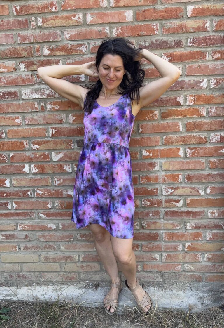 krátké šaty andee Leslie