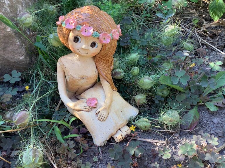 Víla soška dekorace keramika domov růže láska keramikaandee keramika andreaabrahamova figura Sipkova