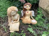 Víla stojící soška dívka dekorace květ keramika keramikaandee zasněná něha